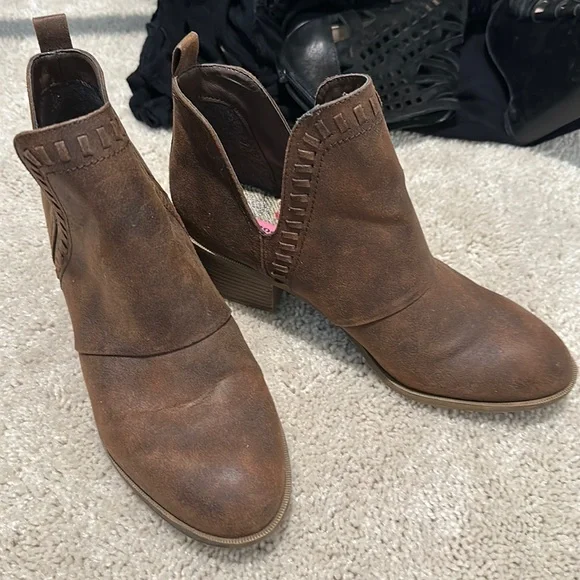 Booties - Picture 1 of 4